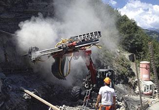 Hydraulic drilling mast for rock drilling — Entrepot Marketing